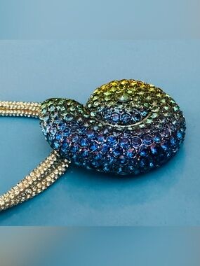 NWT Betsey Johnson Crystal Spiral Pendant Necklace in Rainbow Gradient